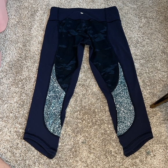 Lululemon Wunder Under Crop Full-On Luon Lotus Camo Oil Slick Blue Inkwell size6 - Picture 7 of 14